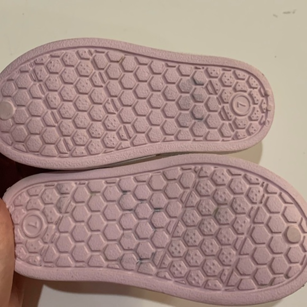 2 pairs Baby girl shoes.  Size 7‎ and newborn size - Picture 12 of 13
